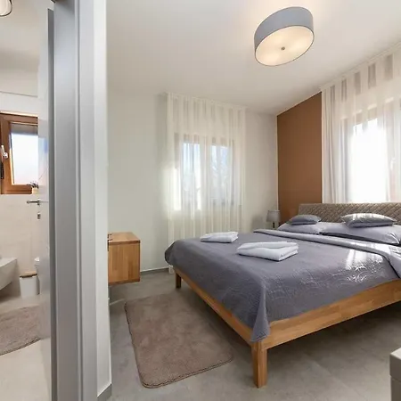 Ajlin Holiday home