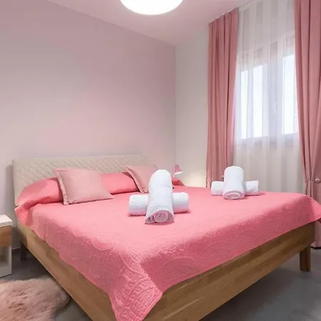 Ajlin Holiday home