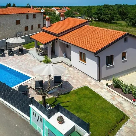 Ajlin Holiday home Sveti Lovrec Pazenaticki